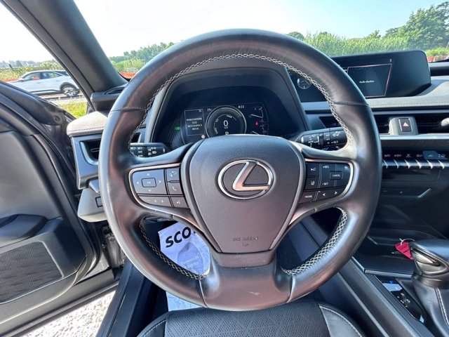 LEXUS UX Hybrid Luxury