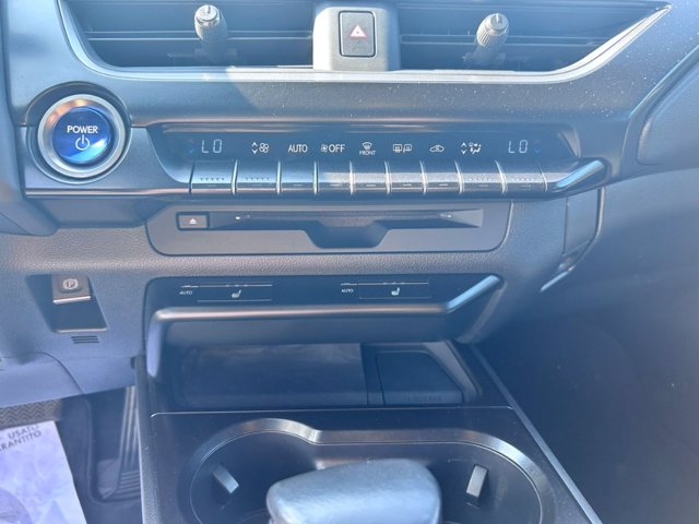 LEXUS UX Hybrid Luxury