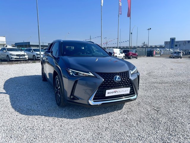LEXUS UX Hybrid Luxury