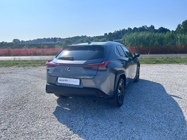LEXUS UX Hybrid Luxury