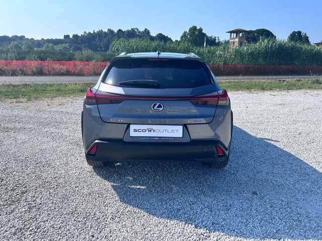 LEXUS UX Hybrid Luxury