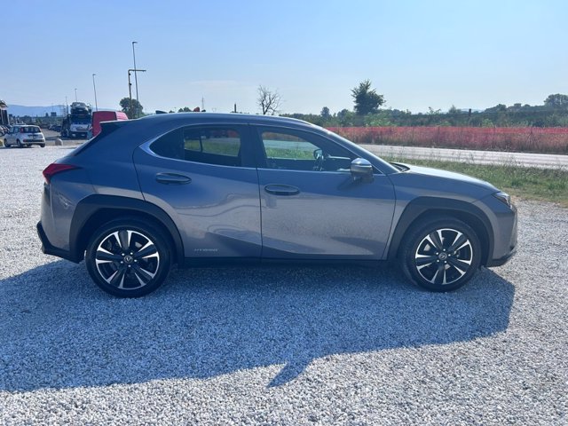LEXUS UX Hybrid Luxury