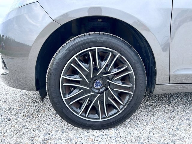 LANCIA Ypsilon 1.0 firefly hybrid gold s&s 70cv