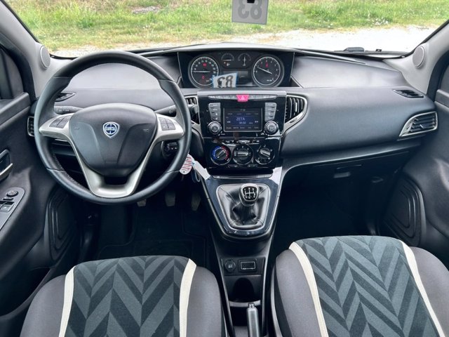 LANCIA Ypsilon 1.2 69 CV 5 porte Gold