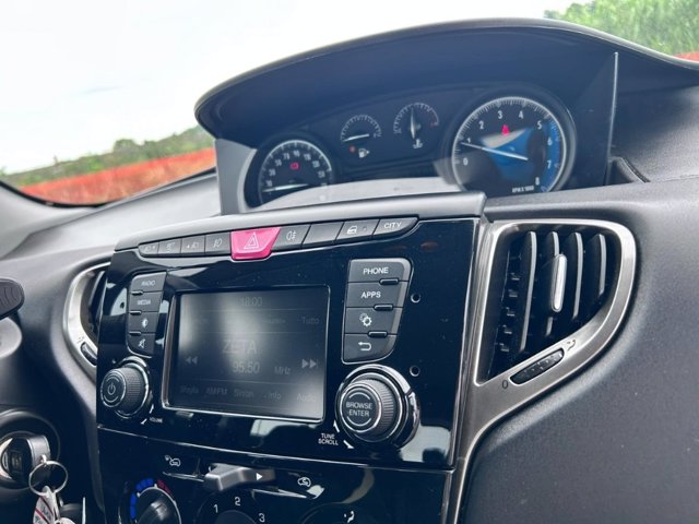LANCIA Ypsilon 1.2 69 CV 5 porte Gold