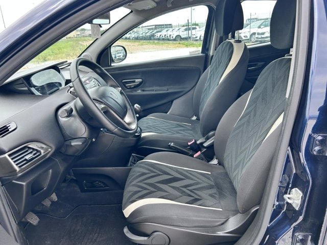 LANCIA Ypsilon 1.2 69 CV 5 porte Gold