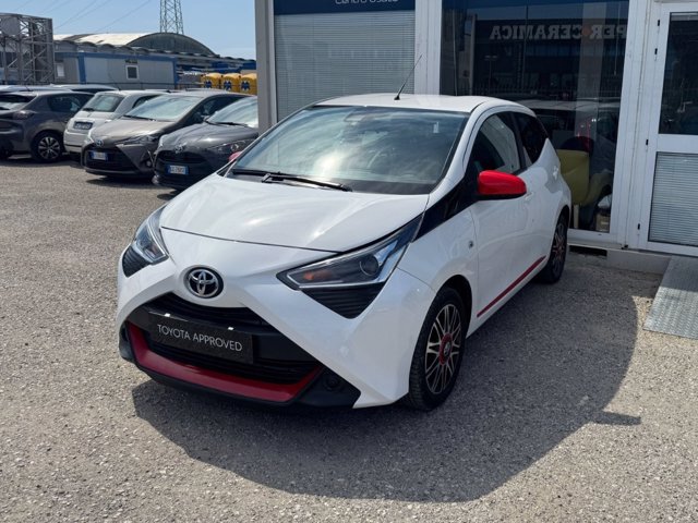 TOYOTA Aygo Connect 1.0 VVT-i 72 CV 5 porte x-play