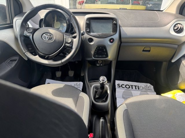 TOYOTA Aygo Connect 1.0 VVT-i 72 CV 5 porte x-play