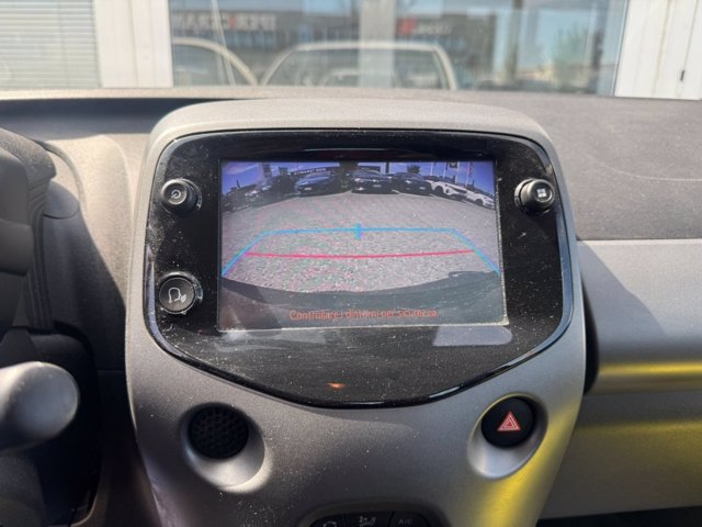 TOYOTA Aygo Connect 1.0 VVT-i 72 CV 5 porte x-play