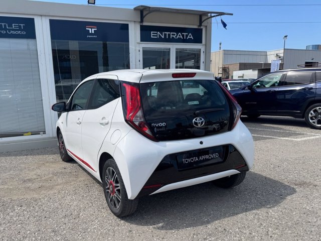 TOYOTA Aygo Connect 1.0 VVT-i 72 CV 5 porte x-play