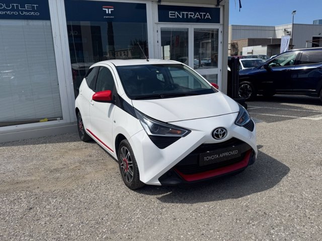 TOYOTA Aygo Connect 1.0 VVT-i 72 CV 5 porte x-play
