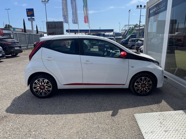 TOYOTA Aygo Connect 1.0 VVT-i 72 CV 5 porte x-play