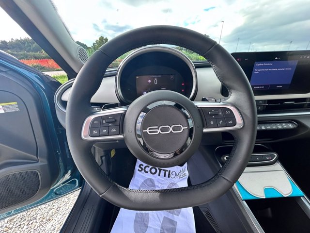 FIAT 600 Hybrid MHEV La Prima