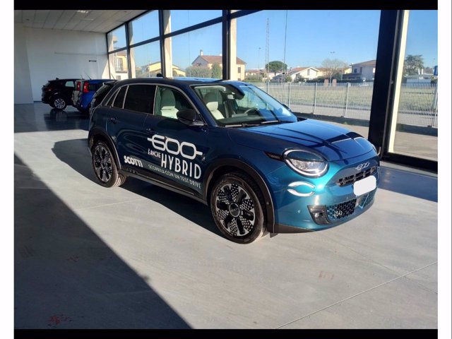 FIAT 600 Hybrid MHEV La Prima