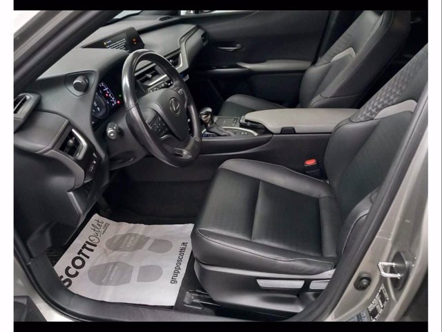 LEXUS UX250H 2.0H ECVT MID MY21 2WD