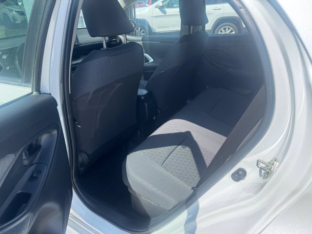 TOYOTA Yaris 1.5h trend