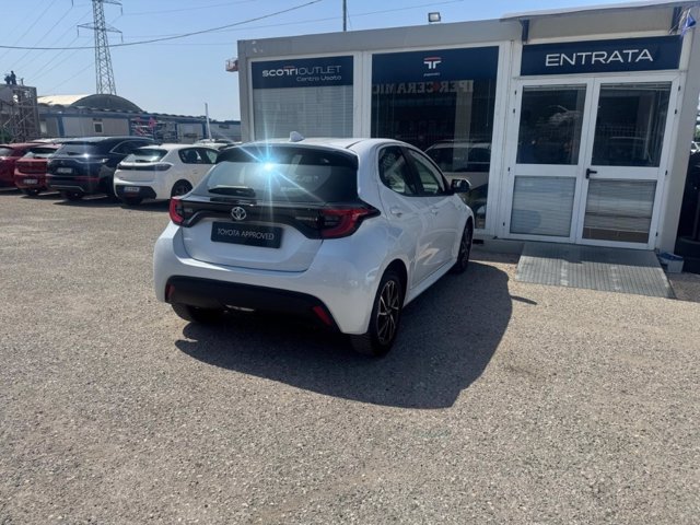 TOYOTA Yaris 1.5h trend
