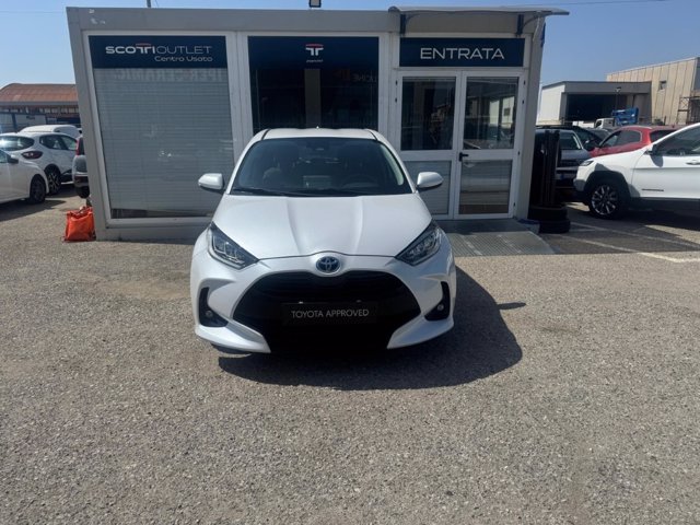 TOYOTA Yaris 1.5h trend