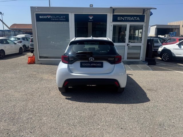 TOYOTA Yaris 1.5h trend
