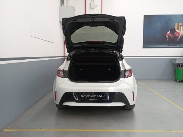 TOYOTA Corolla 1.8h style cvt