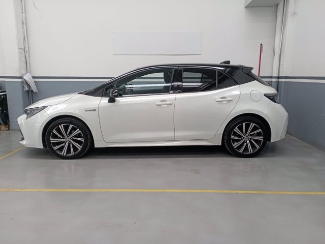 TOYOTA Corolla 1.8h style cvt