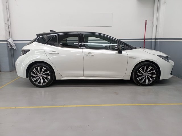 TOYOTA Corolla 1.8h style cvt