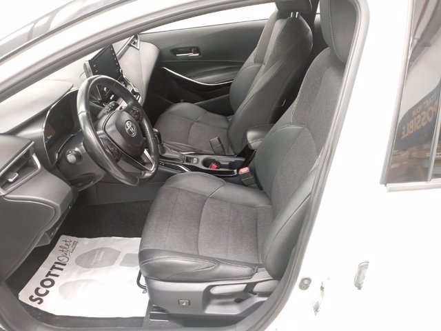 TOYOTA Corolla 1.8h style cvt