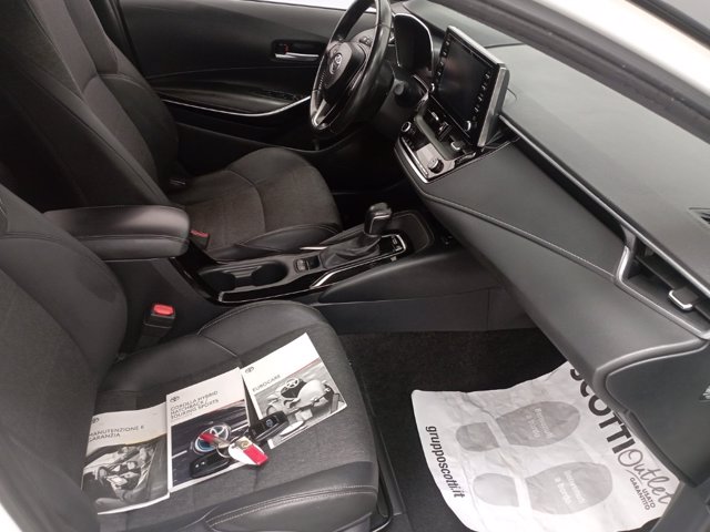 TOYOTA Corolla 1.8h style cvt