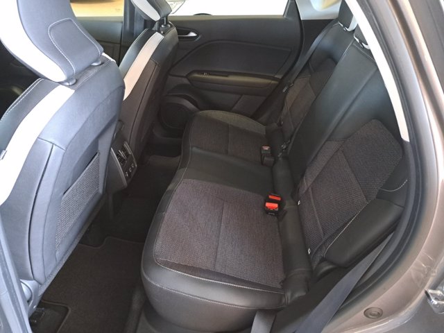 RENAULT Captur Hybrid E-Tech 145 CV Business