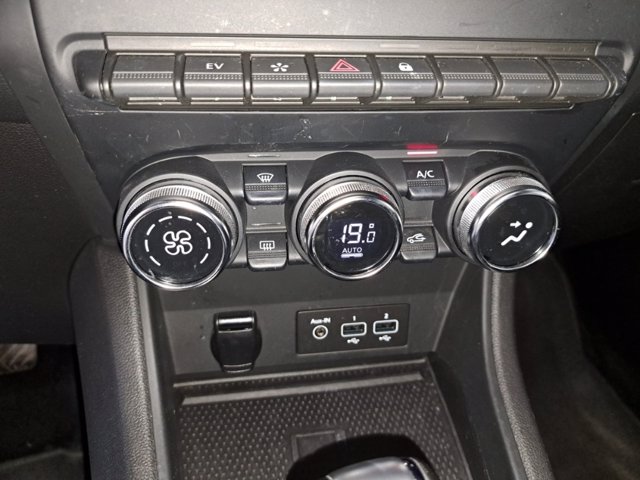 RENAULT Captur Hybrid E-Tech 145 CV Business