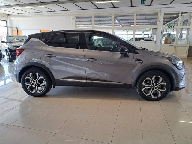 RENAULT Captur Hybrid E-Tech 145 CV Business