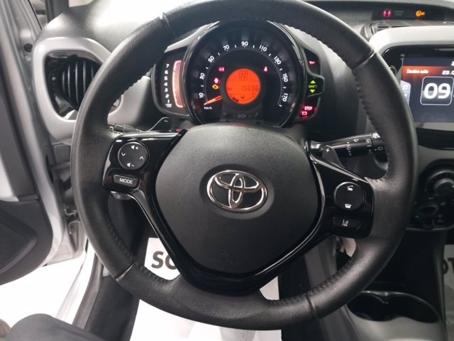 TOYOTA Aygo 5p 1.0 x-play m-mt 72cv