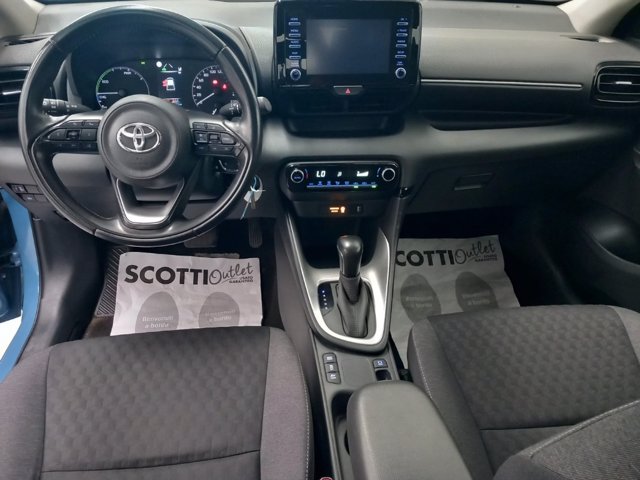 TOYOTA Yaris 1.5h active