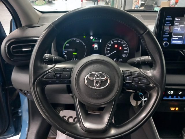 TOYOTA Yaris 1.5h active