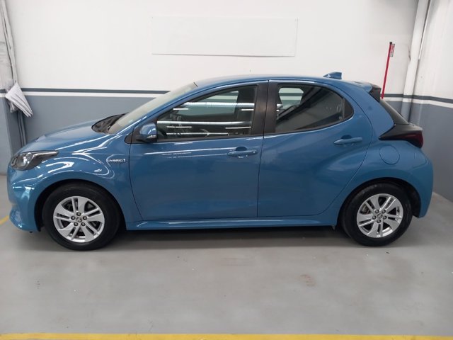 TOYOTA Yaris 1.5h active