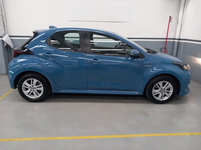TOYOTA Yaris 1.5h active