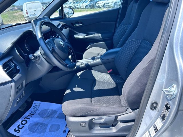 TOYOTA C-hr 1.8h business e-cvt