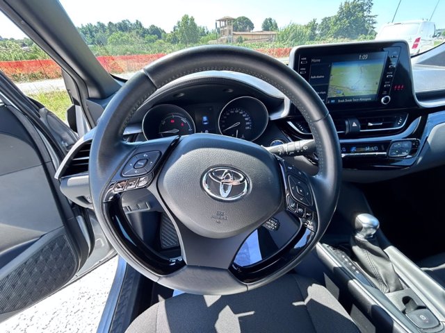 TOYOTA C-hr 1.8h business e-cvt