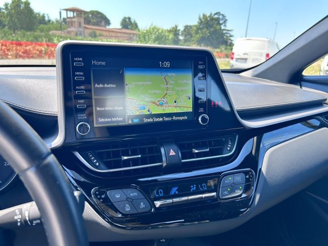 TOYOTA C-hr 1.8h business e-cvt