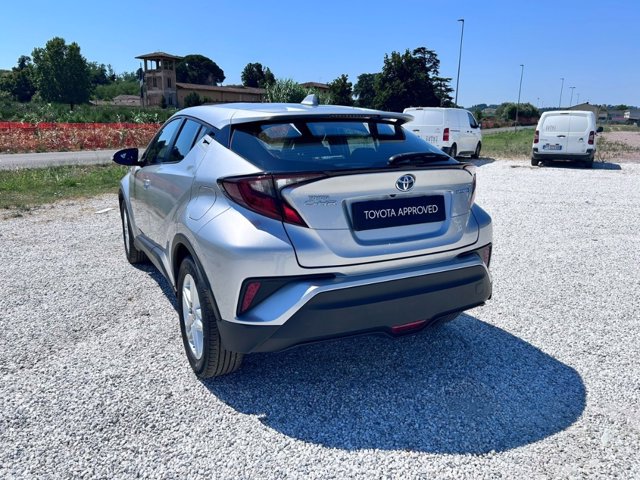 TOYOTA C-hr 1.8h business e-cvt