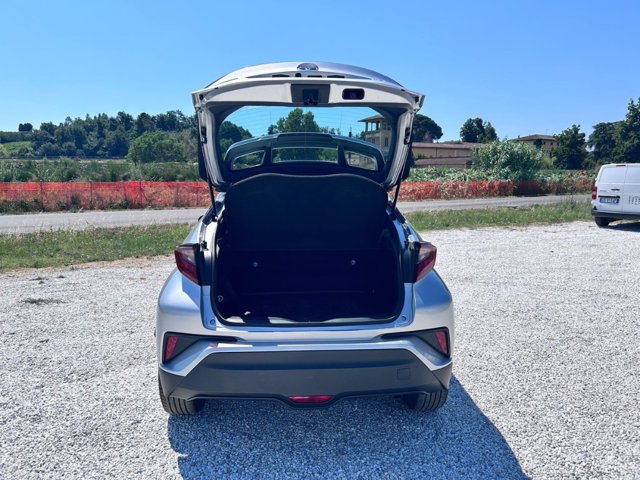 TOYOTA C-hr 1.8h business e-cvt