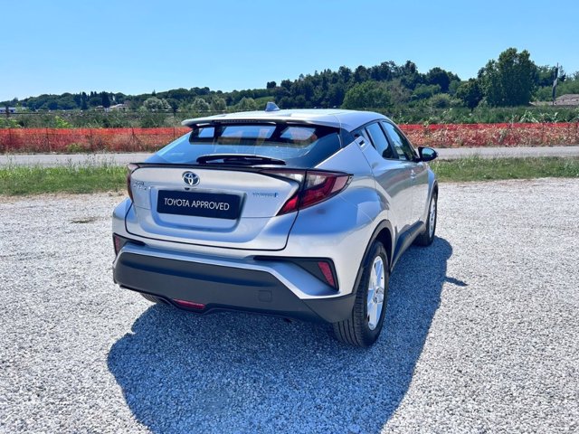 TOYOTA C-hr 1.8h business e-cvt