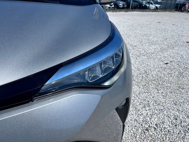 TOYOTA C-hr 1.8h business e-cvt