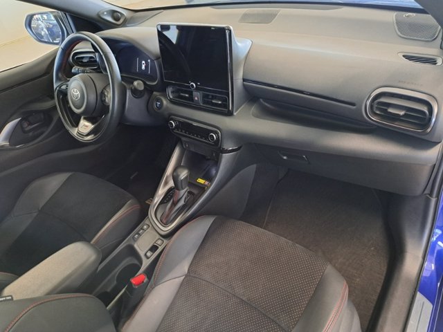 TOYOTA Yaris 1.5h 130 gr sport