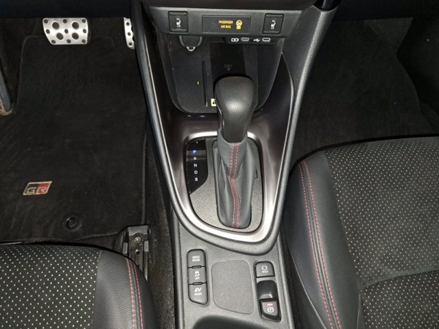 TOYOTA Yaris 1.5h 130 gr sport