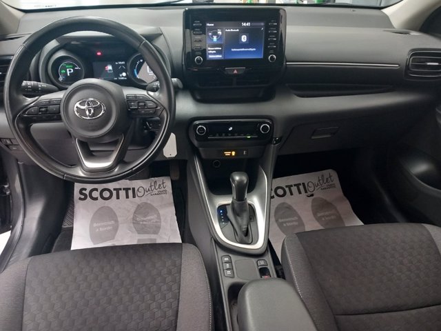 TOYOTA Yaris 1.5h trend