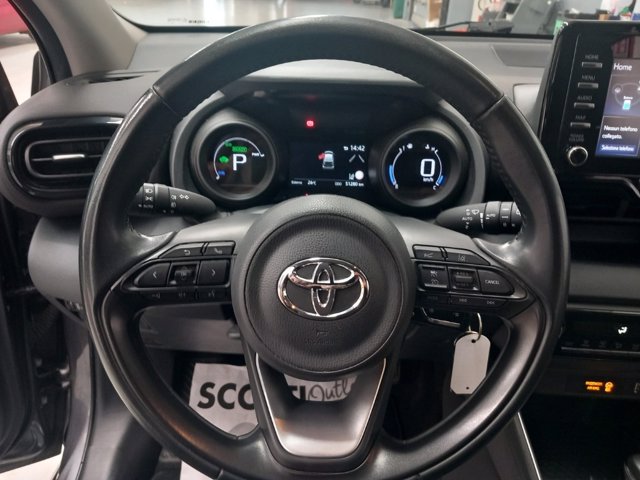 TOYOTA Yaris 1.5h trend