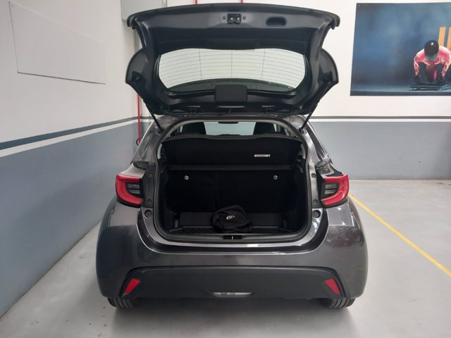 TOYOTA Yaris 1.5h trend
