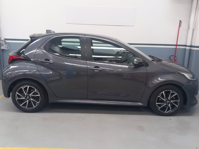 TOYOTA Yaris 1.5h trend