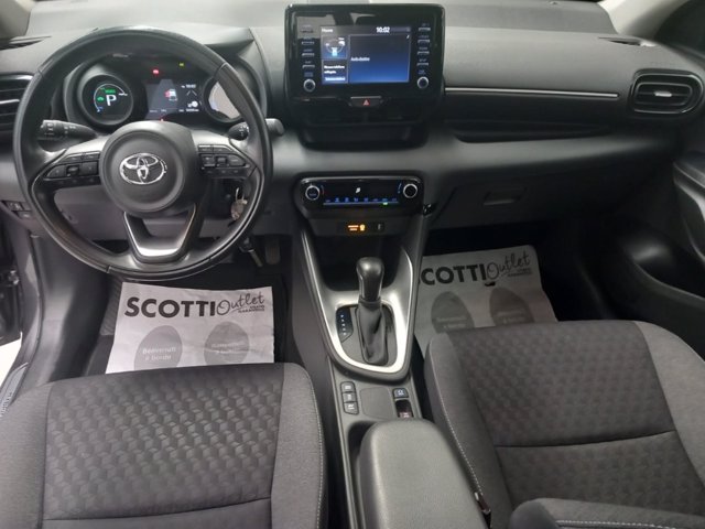 TOYOTA Yaris 1.5h trend